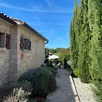 Isabella - Ruheoase פורץ